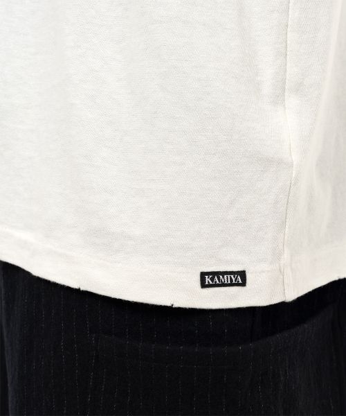 "Messenger Pigeon" Distressed T-shirt