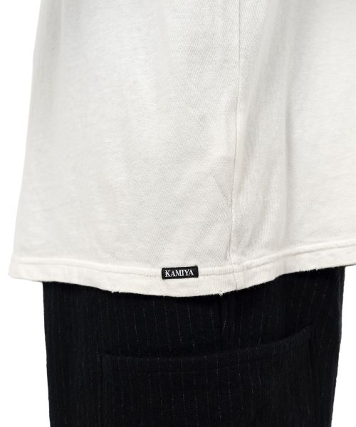 "Rose" Distressed Pocket T-shirt