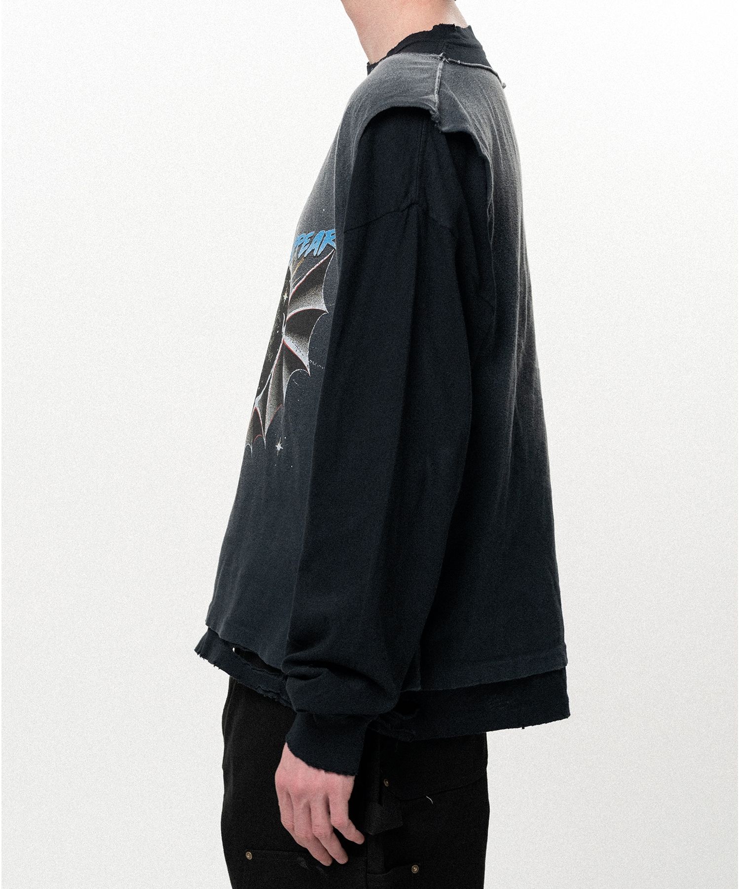 "THE DARKNESS WILL DISAPPEAR" Docking Long-Sleeve T-shirt