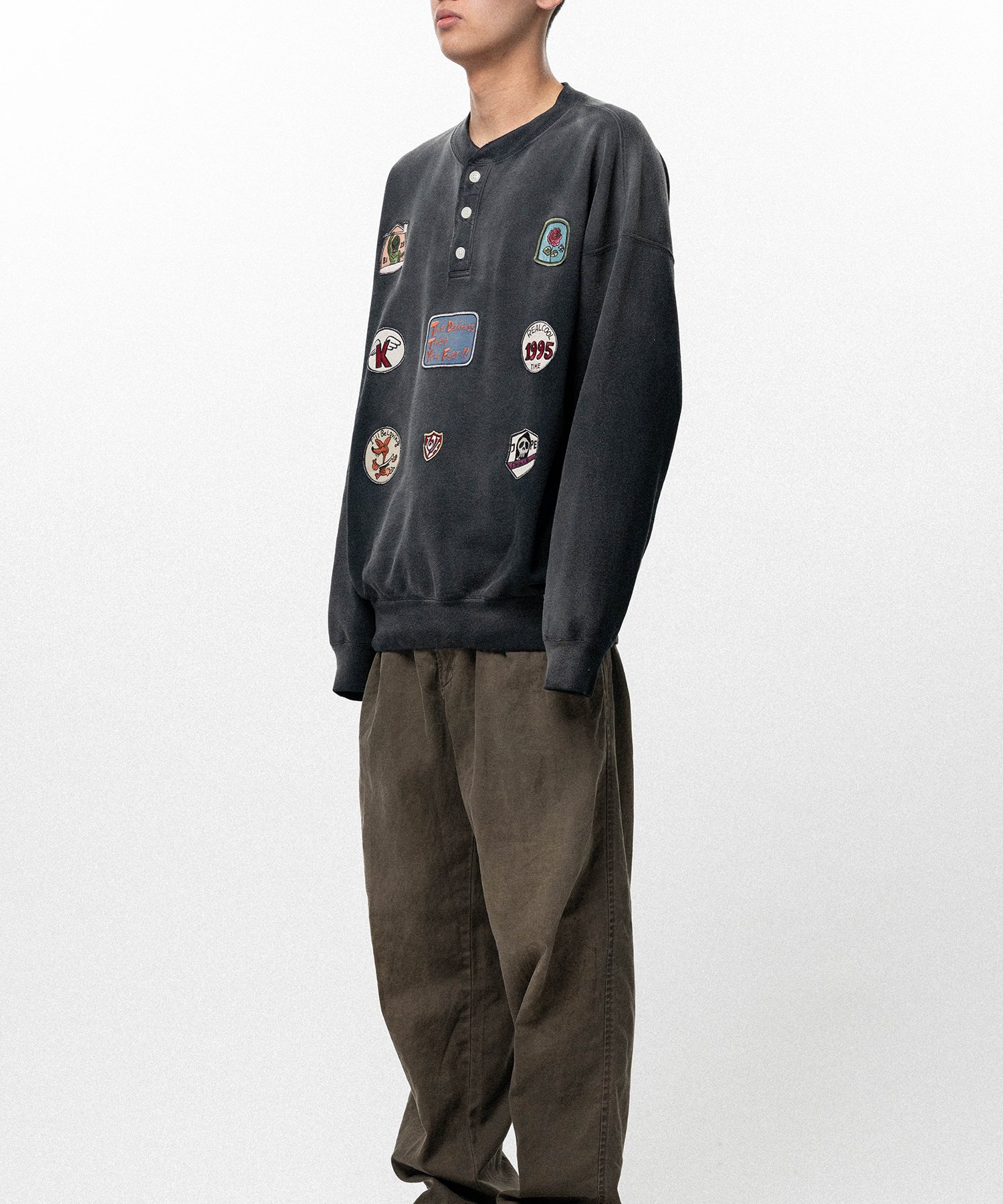 Henry Neck Sweat T/C with Multi-Patch Details