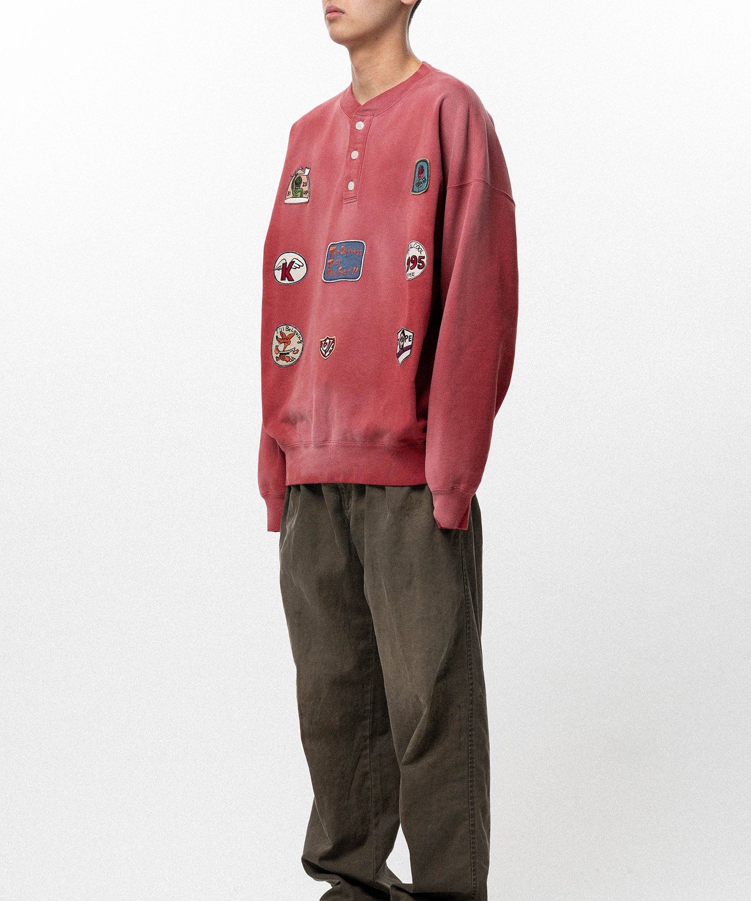 Henry Neck Sweat T/C with Multi-Patch Details