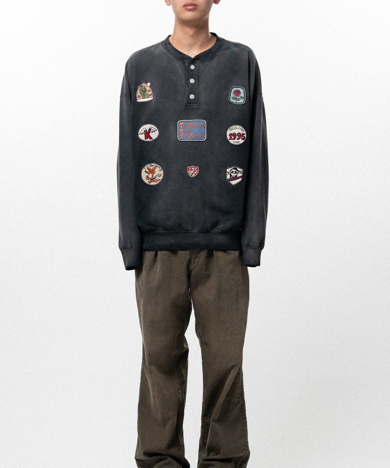 Henry Neck Sweat T/C with Multi-Patch Details