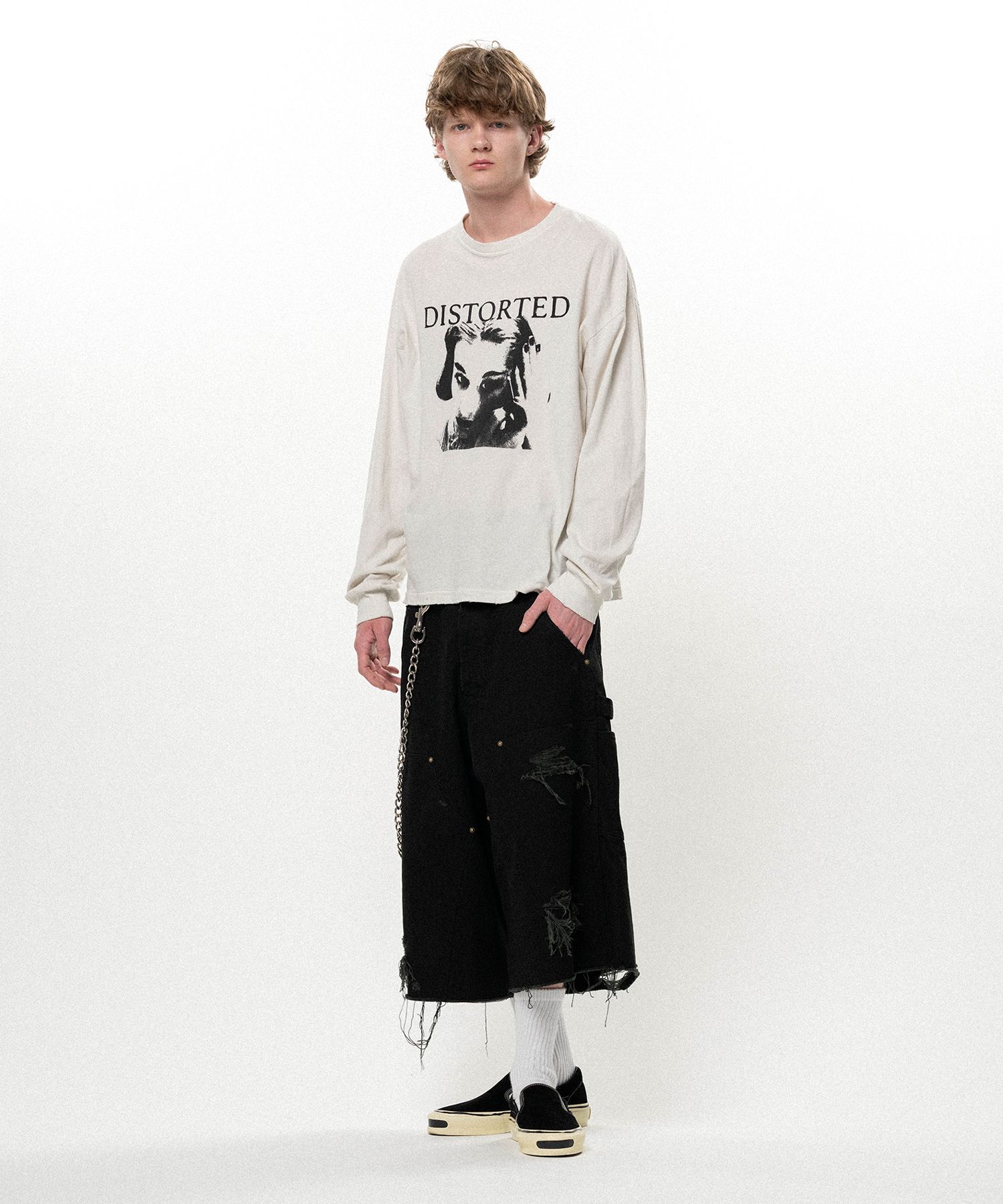 "DISTORTED Girl" Distressed L/S T-shirt
