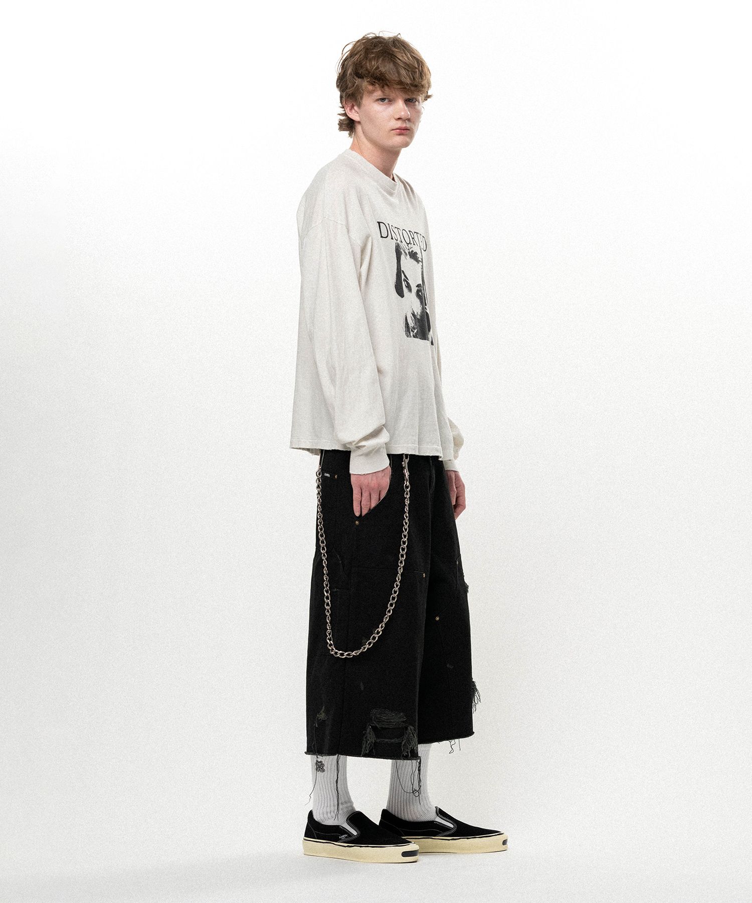 "DISTORTED Girl" Distressed L/S T-shirt