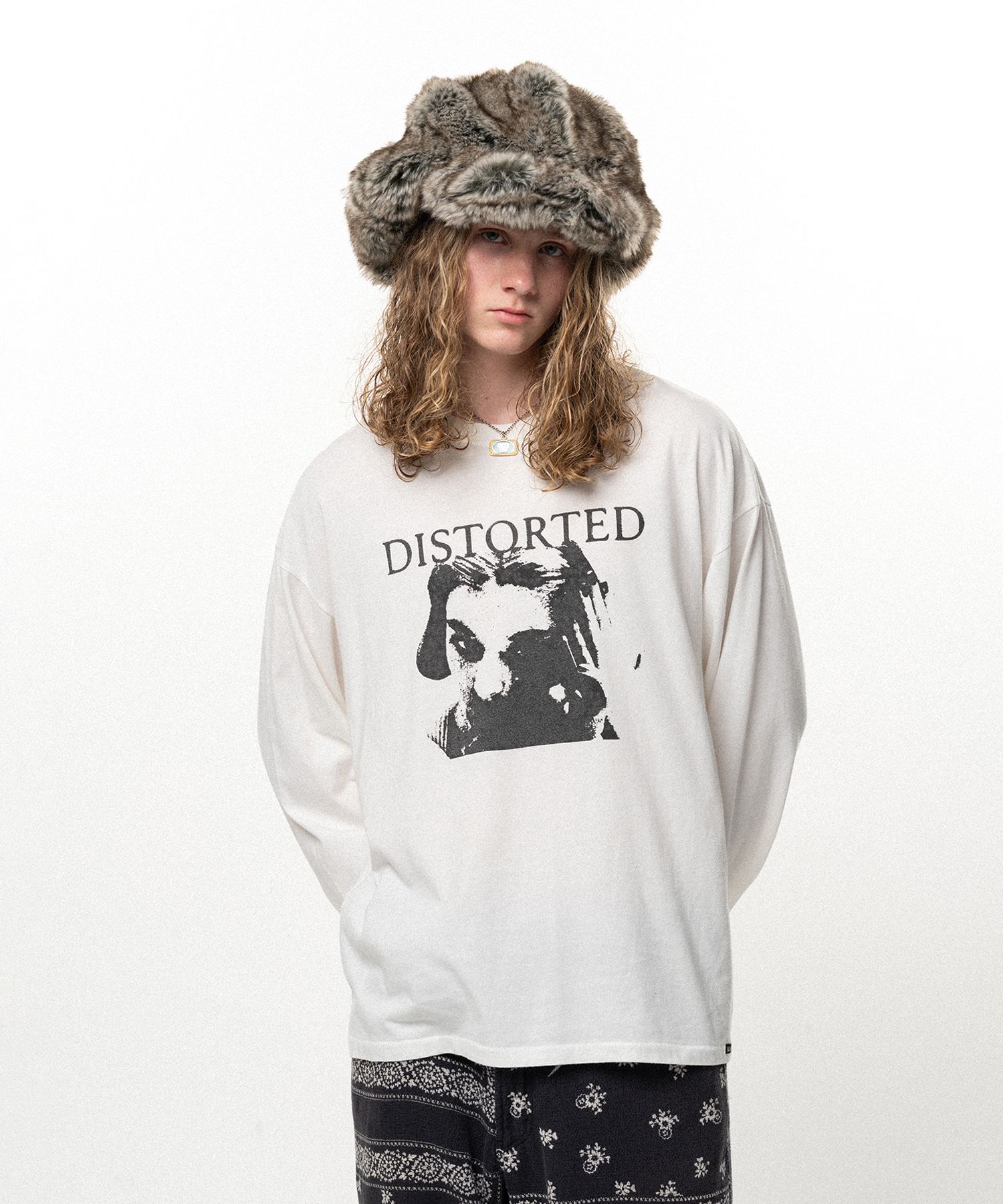 "DISTORTED Girl" L/S T-shirt