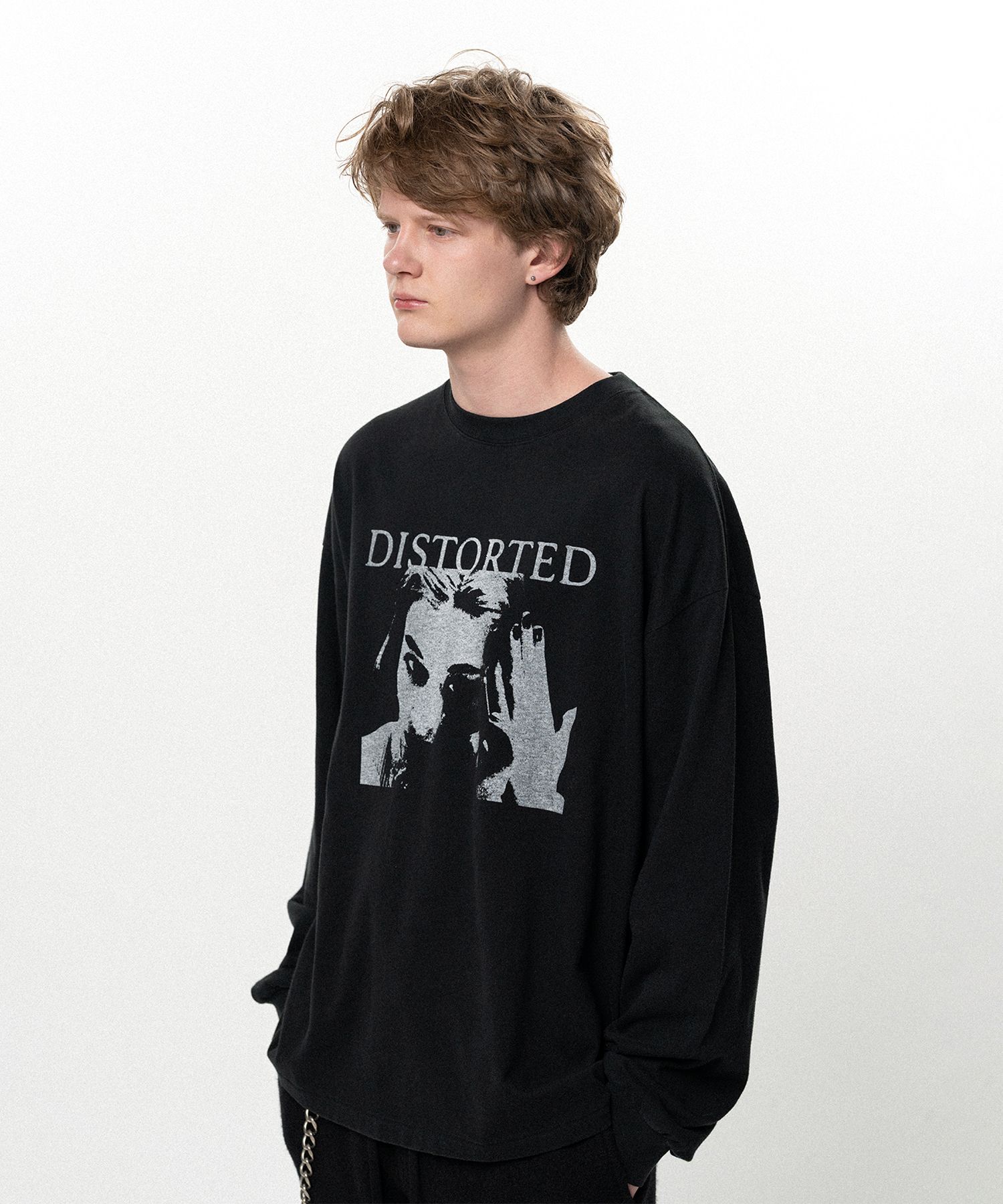 "DISTORTED Girl" L/S T-shirt