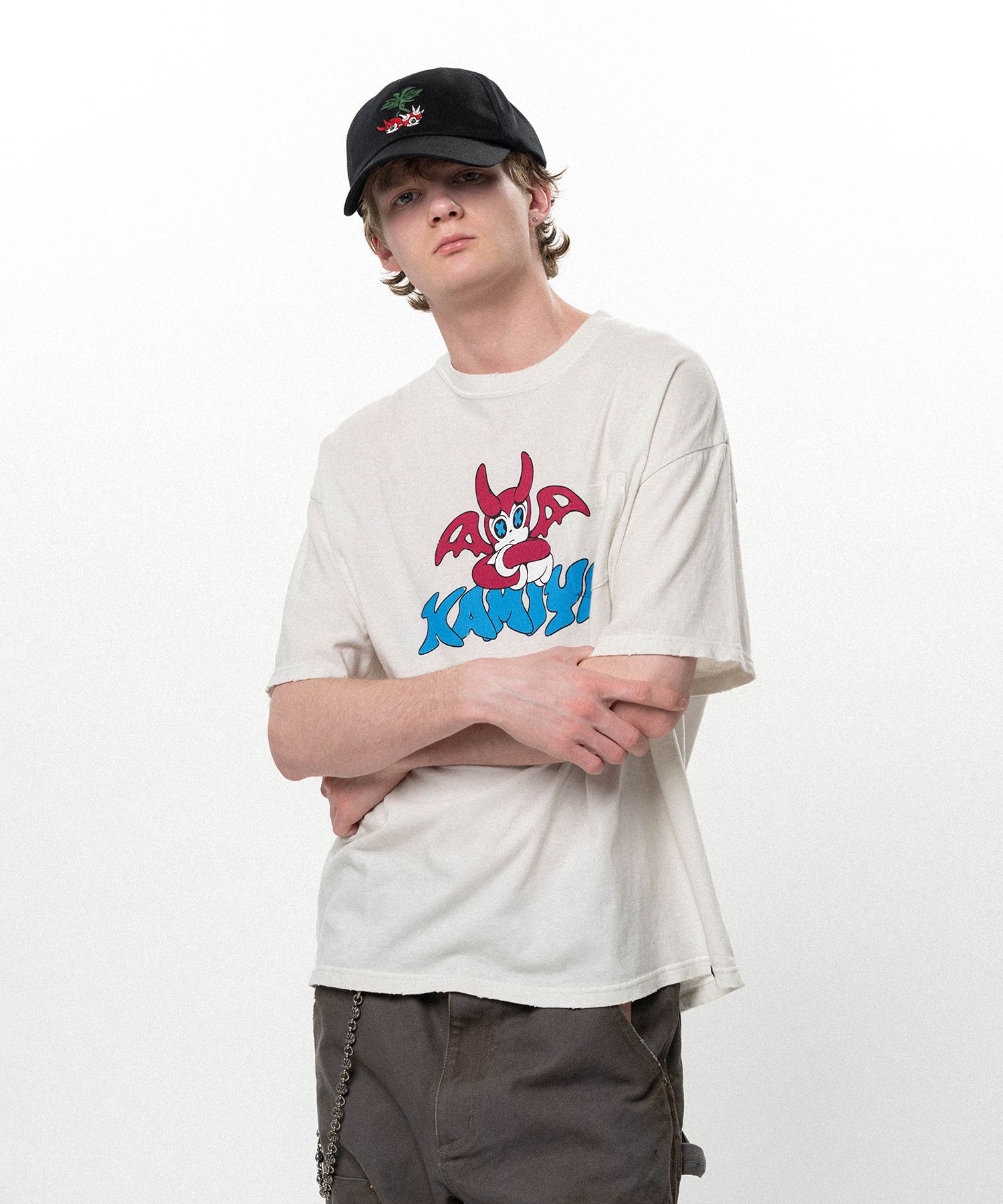 BAKENEKO"Distressed Pocket T-shirt