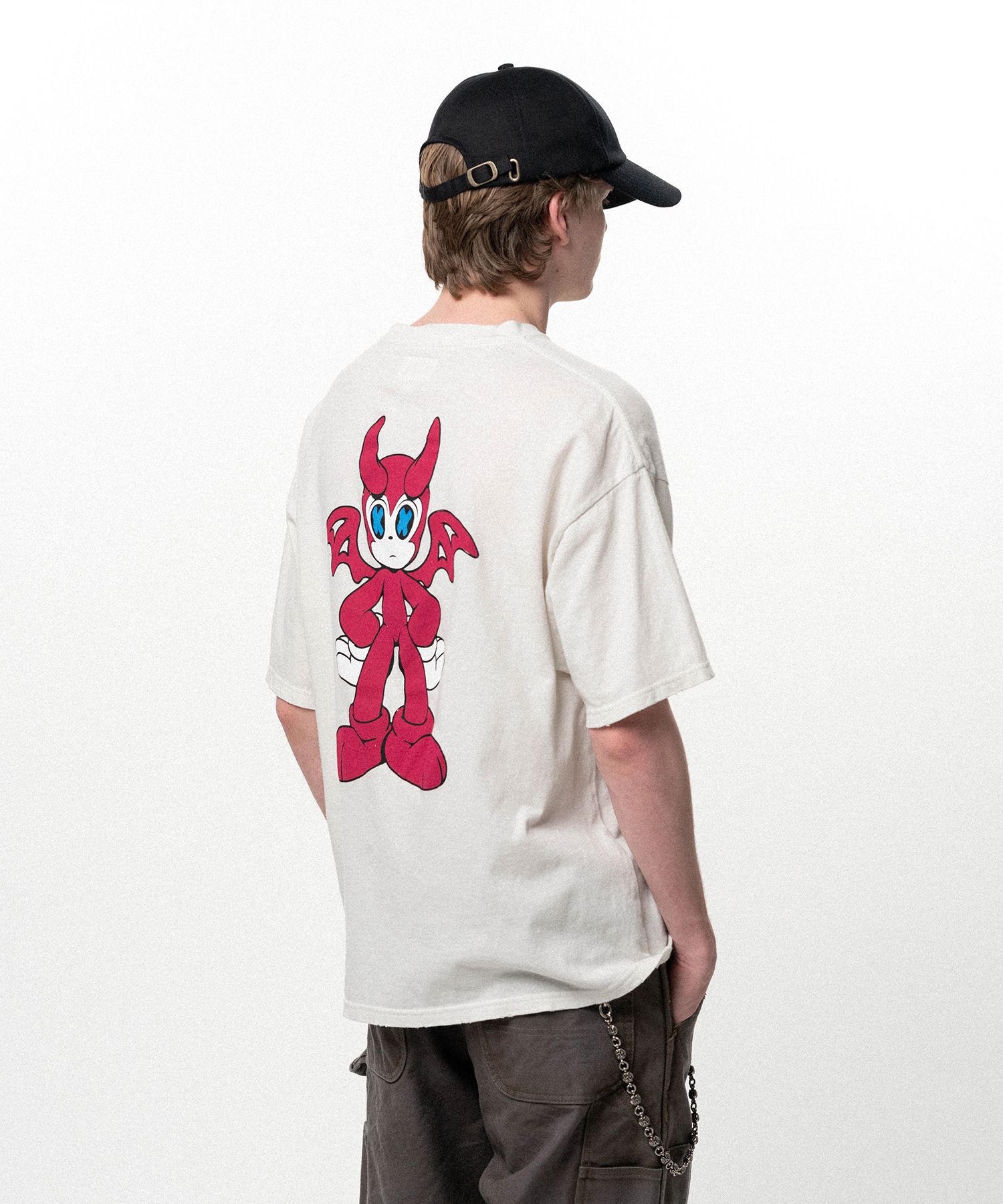 BAKENEKO"Distressed Pocket T-shirt