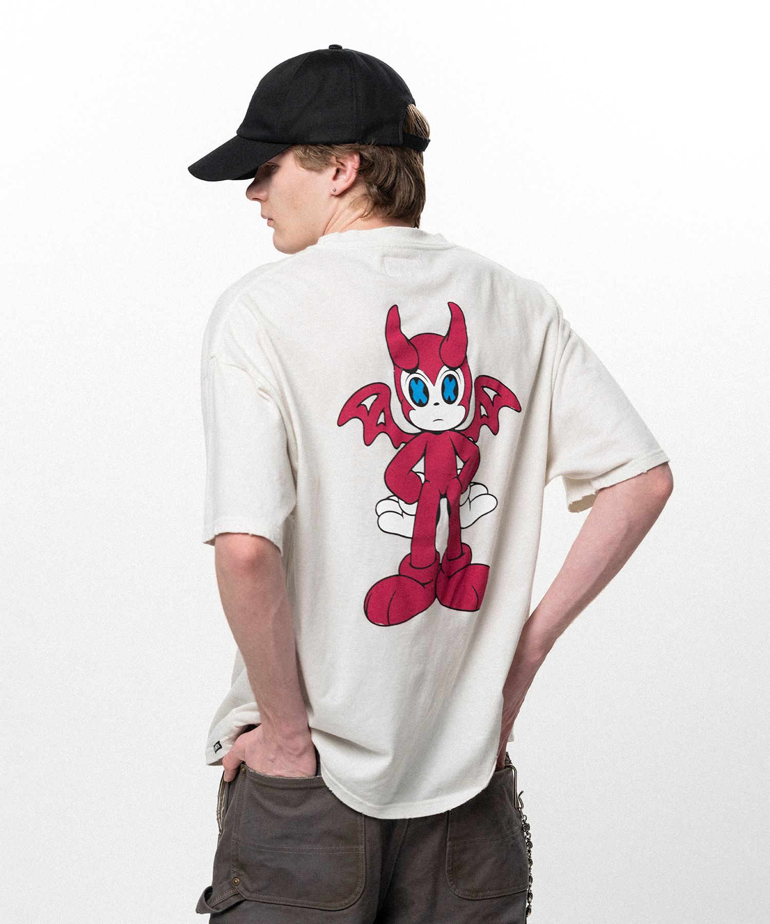 BAKENEKO"Distressed Pocket T-shirt