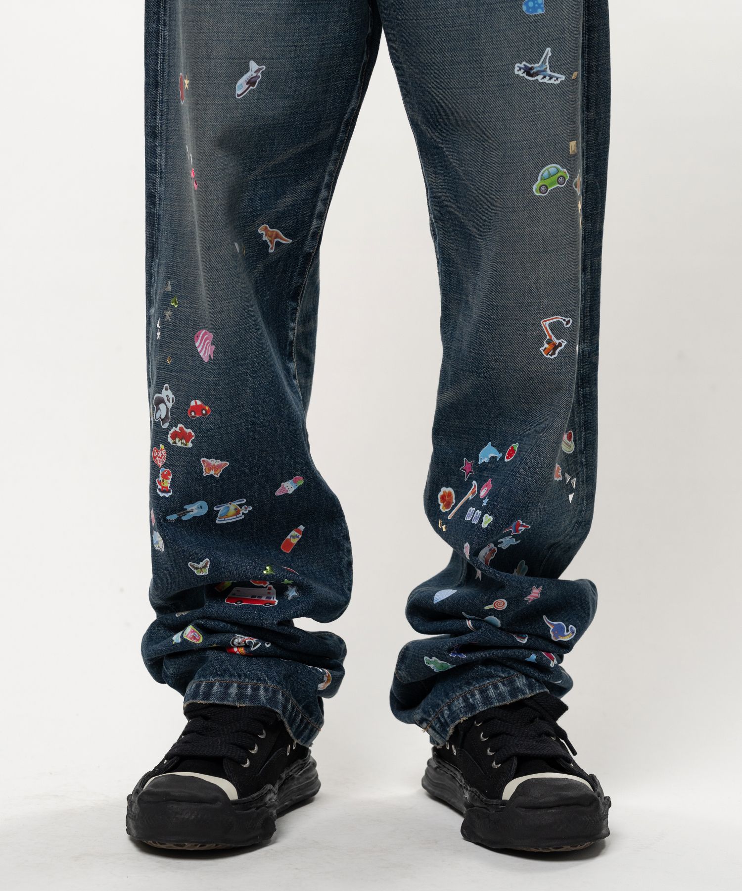 Kids Sticker Printed Straight Denim Pants