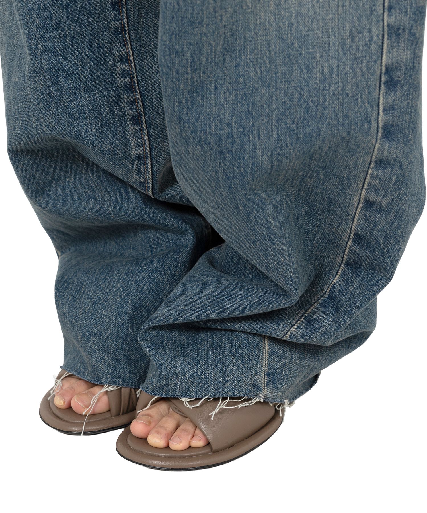 Amateur Sewn Like Wide Denim Pants