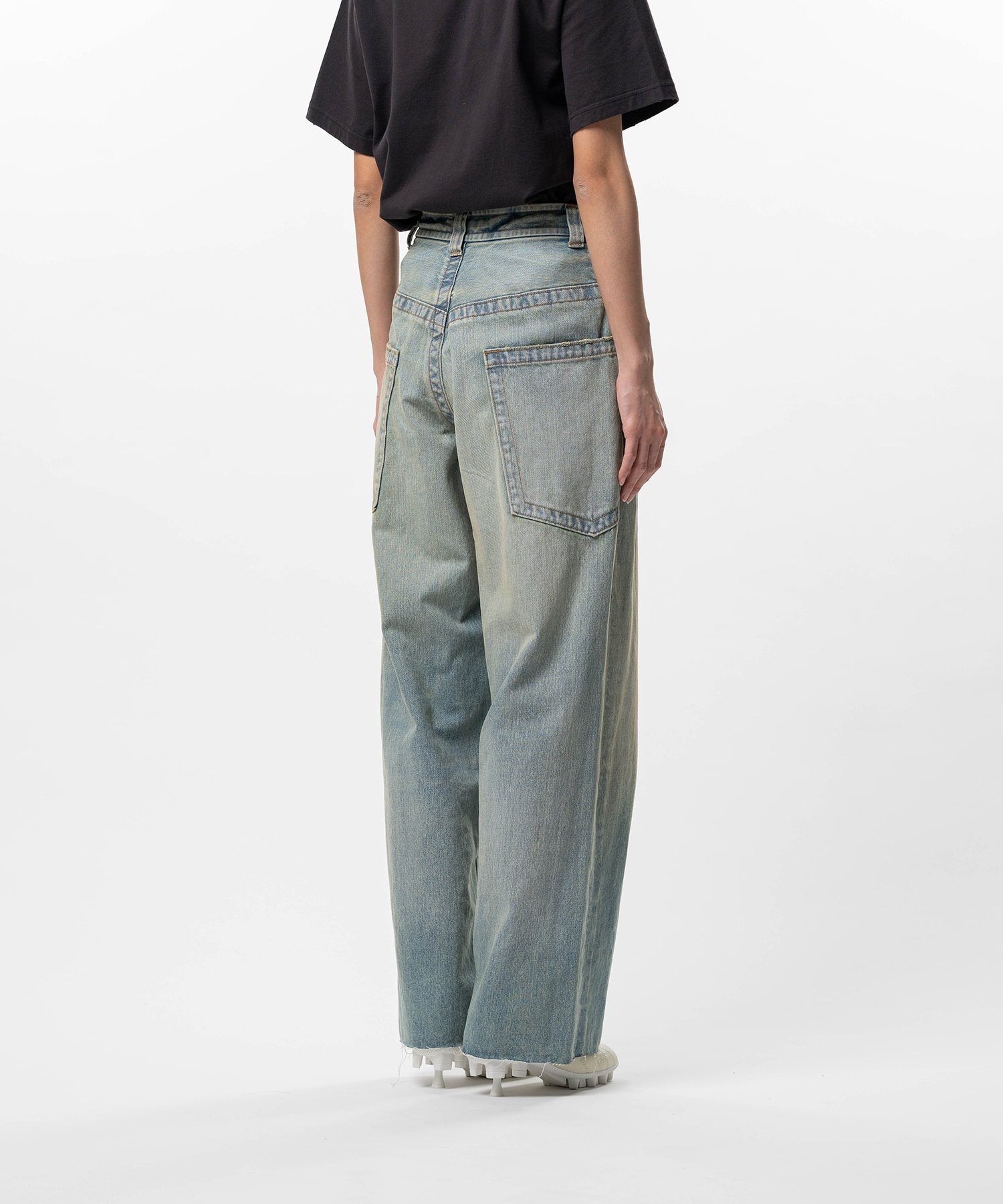 Amateur Sewn Like Wide Denim Pants