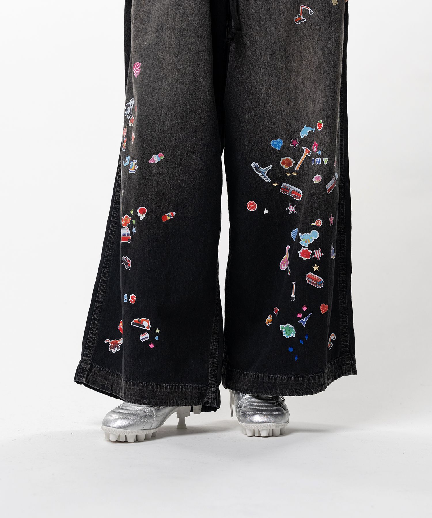 Kids Sticker Printed Wide Denim Pants