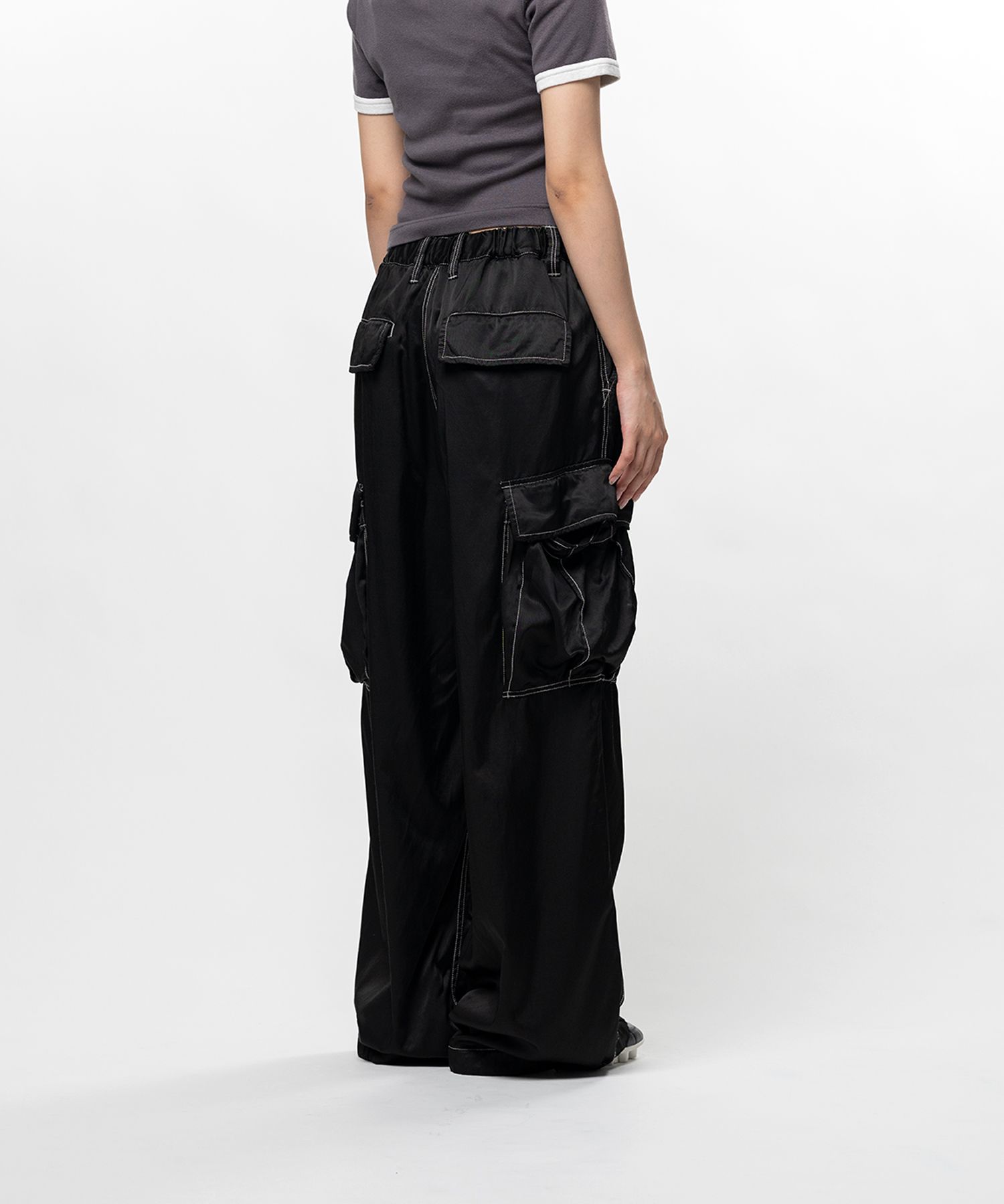 【EXCLUSIVE】Satin Cargo Pants