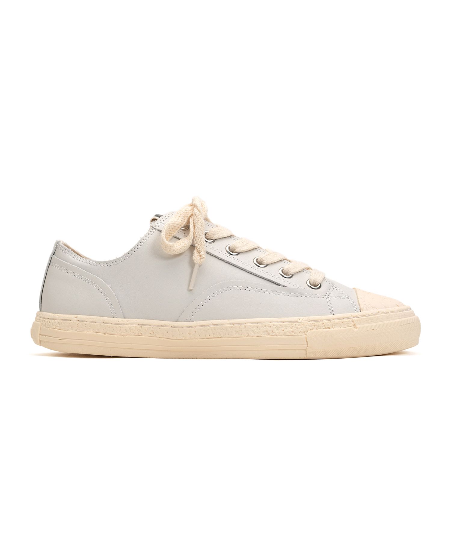 PAST Sole 6 - Hole Leather Low-top Sneaker