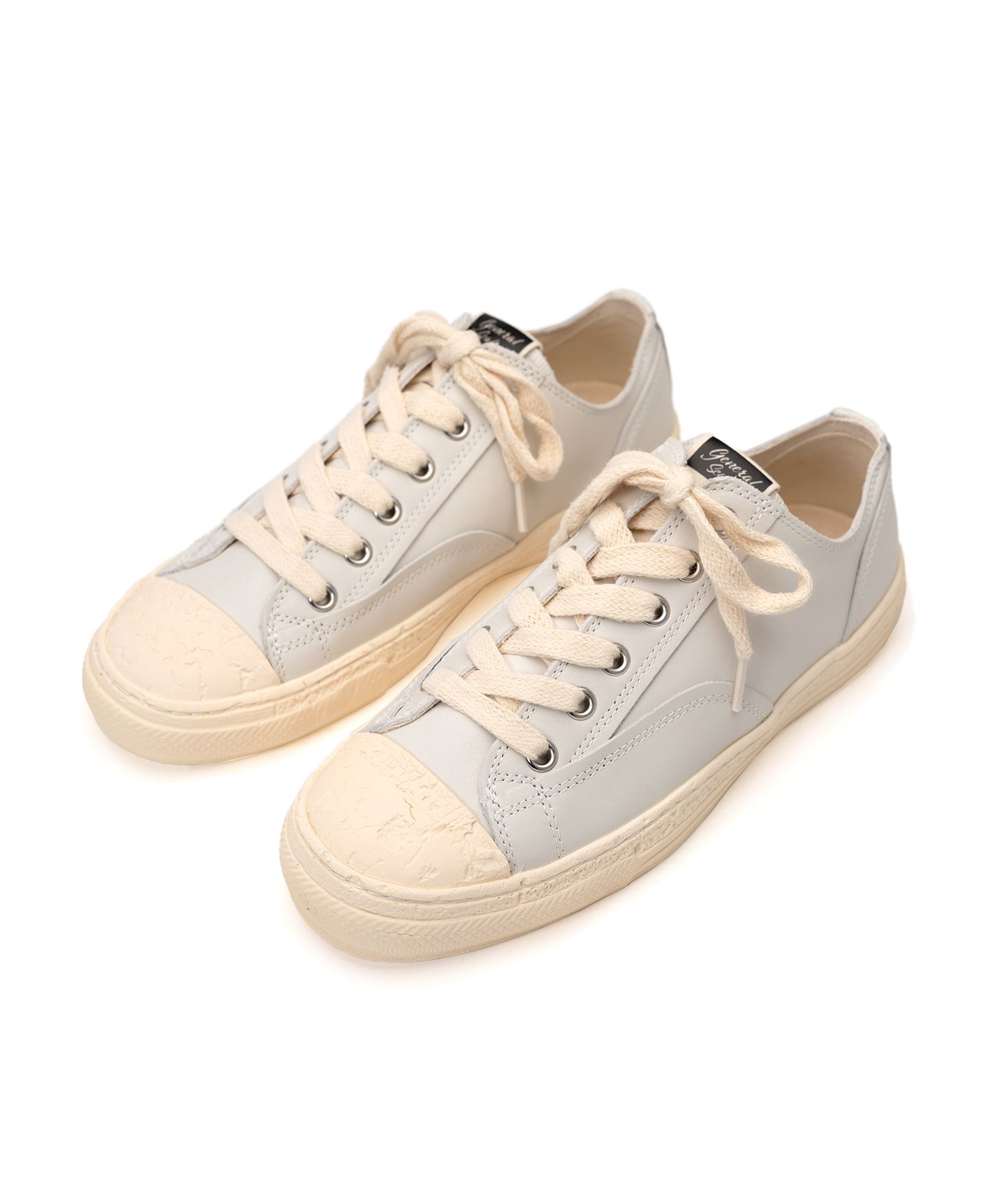 PAST Sole 6 - Hole Leather Low-top Sneaker