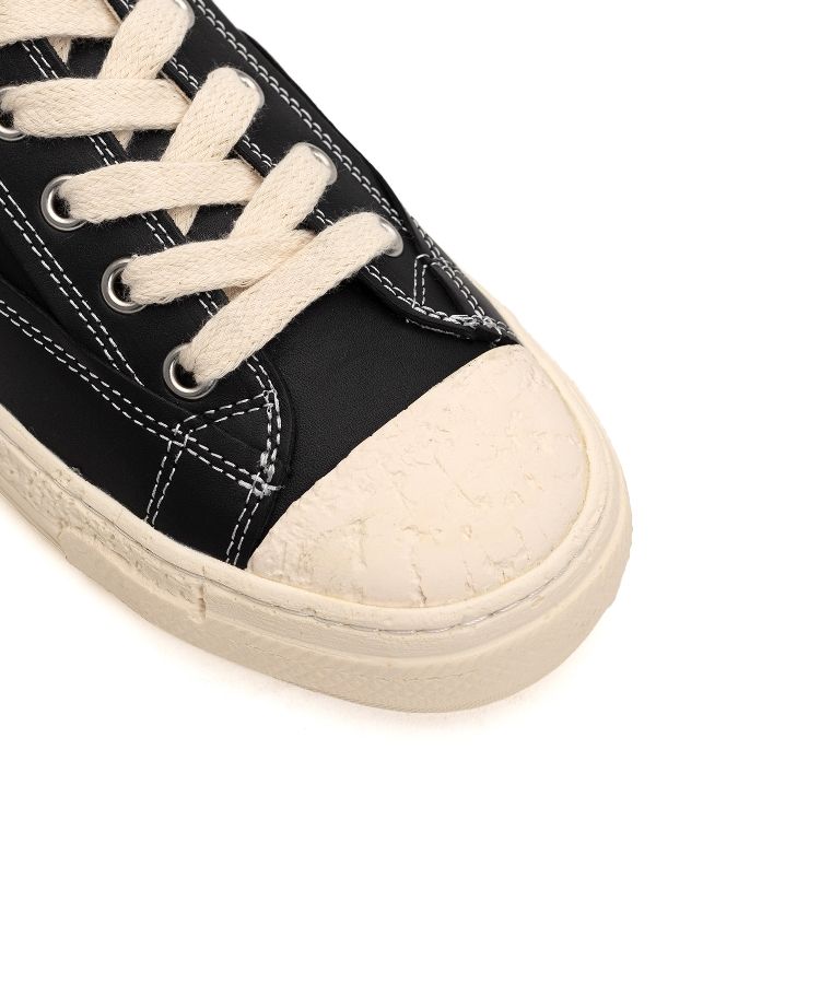 PAST Sole 6 - Hole Leather Low-top Sneaker