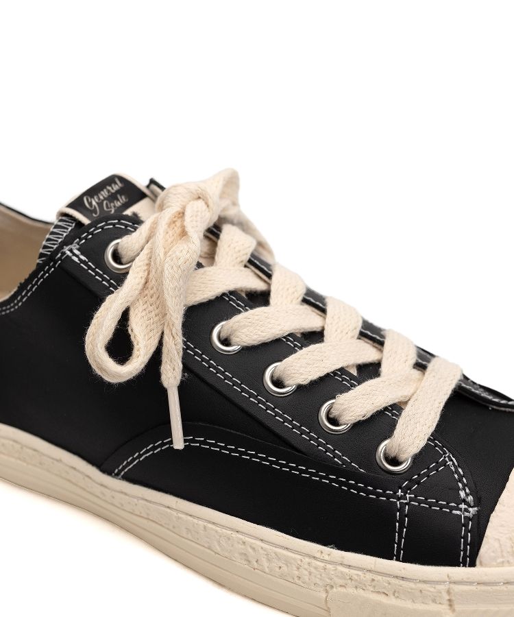 PAST Sole 6 - Hole Leather Low-top Sneaker