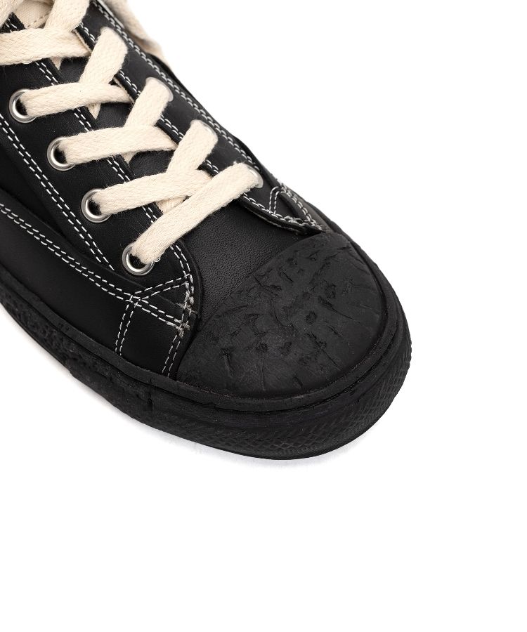 PAST Sole 6 - Hole Leather Low-top Sneaker