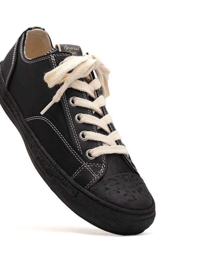 PAST Sole 6 - Hole Leather Low-top Sneaker