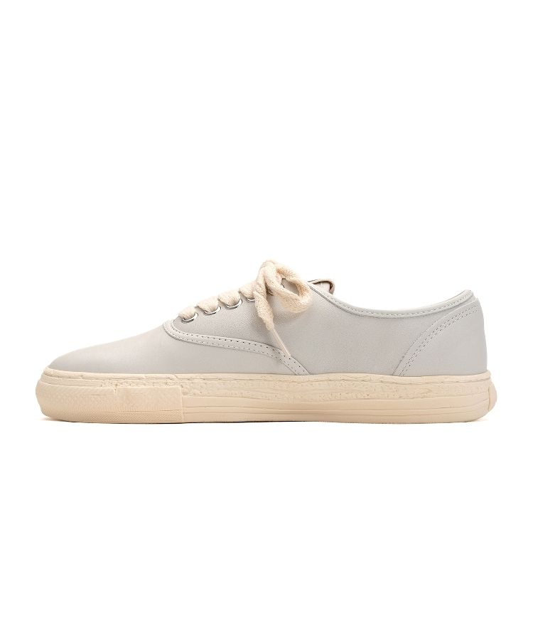 PAST Sole 5 - Hole Leather Low-top Sneaker