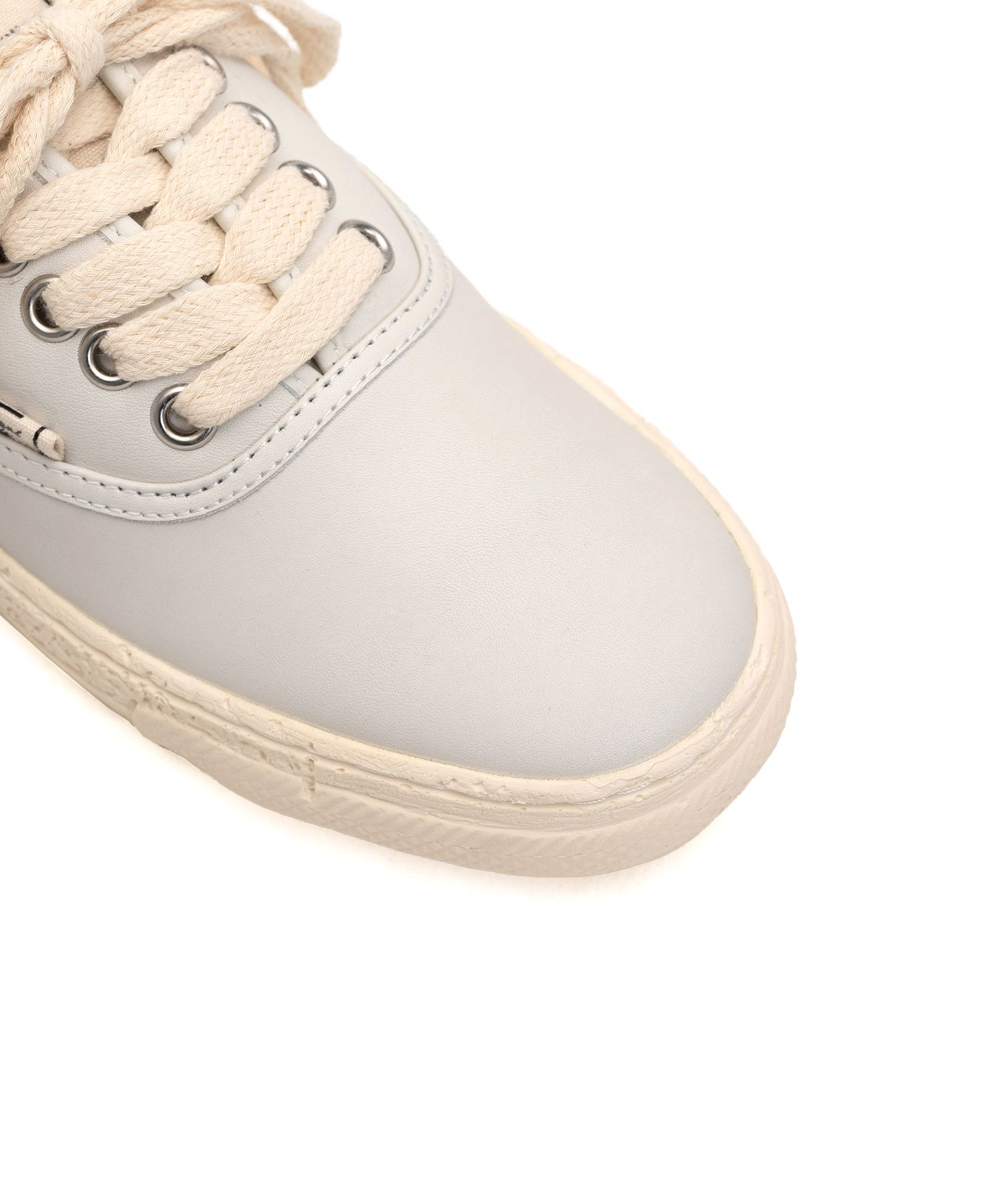 PAST Sole 5 - Hole Leather Low-top Sneaker