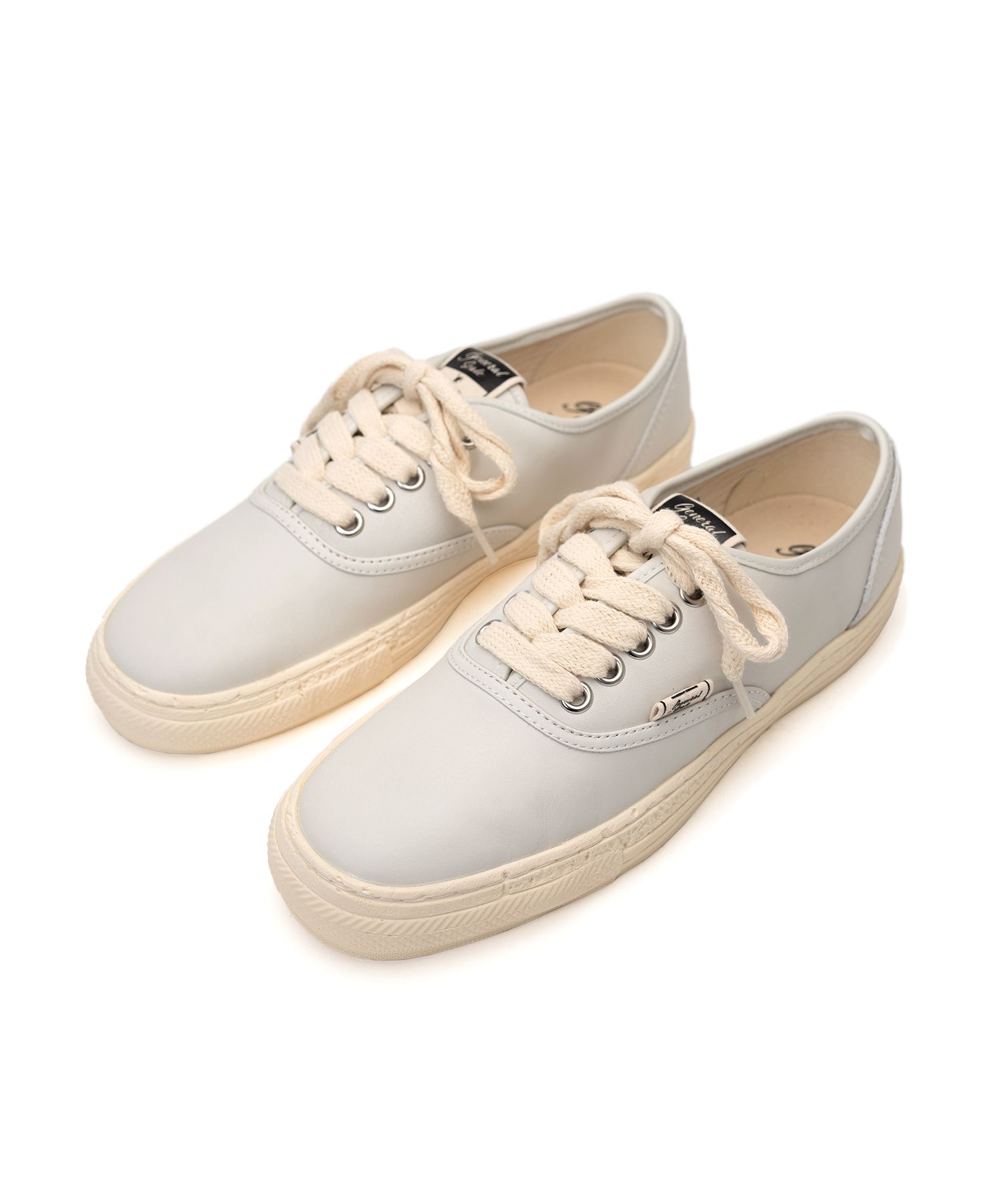 PAST Sole 5 - Hole Leather Low-top Sneaker