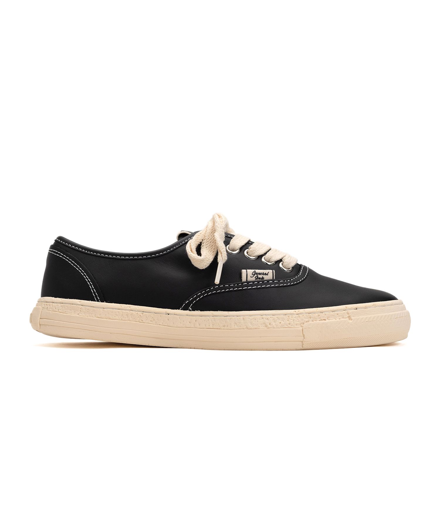PAST Sole 5 - Hole Leather Low-top Sneaker