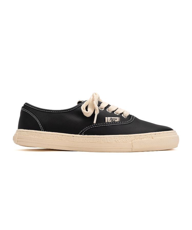 PAST Sole 5 - Hole Leather Low-top Sneaker