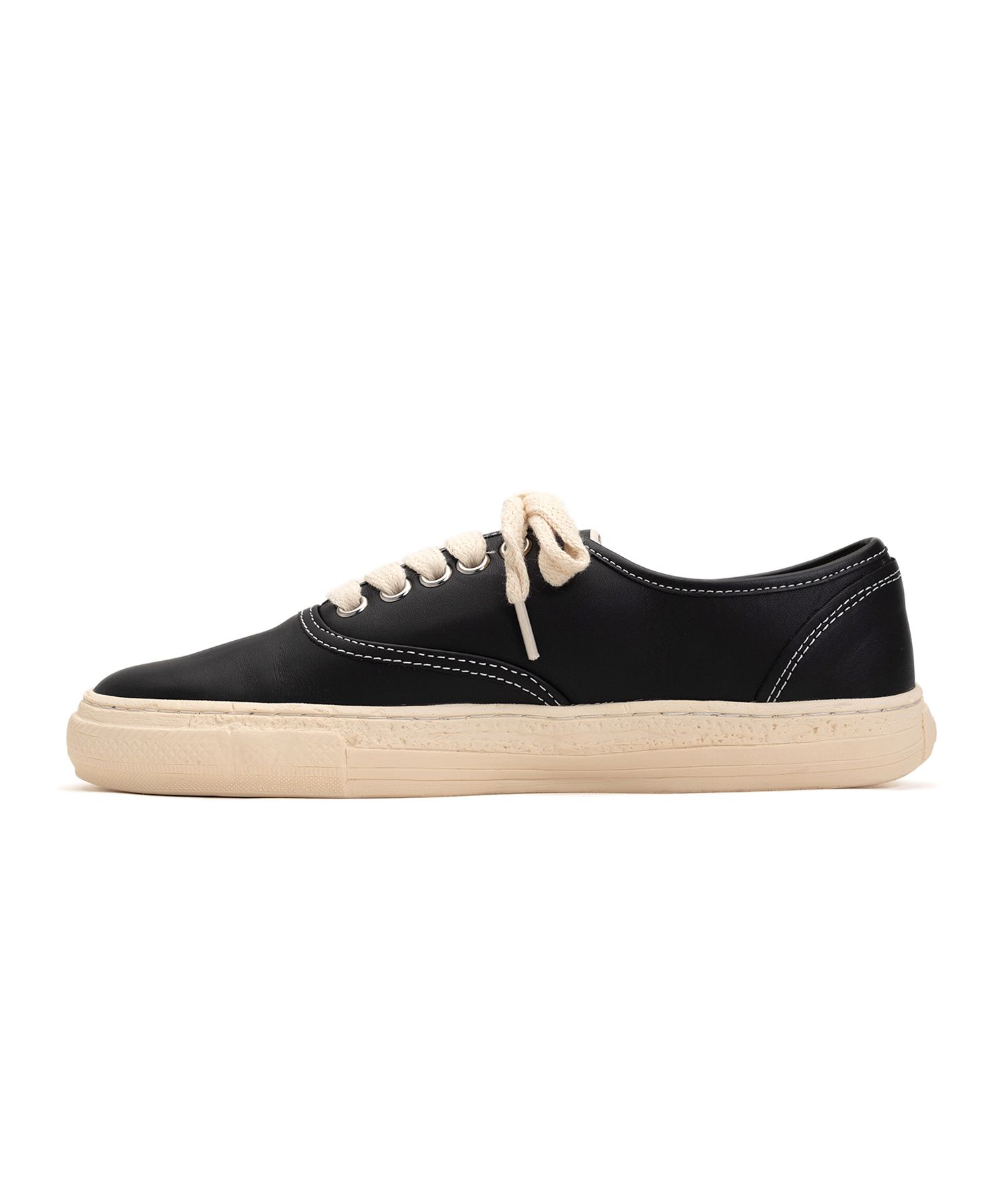 PAST Sole 5 - Hole Leather Low-top Sneaker