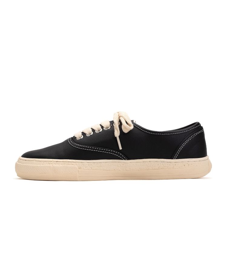 PAST Sole 5 - Hole Leather Low-top Sneaker
