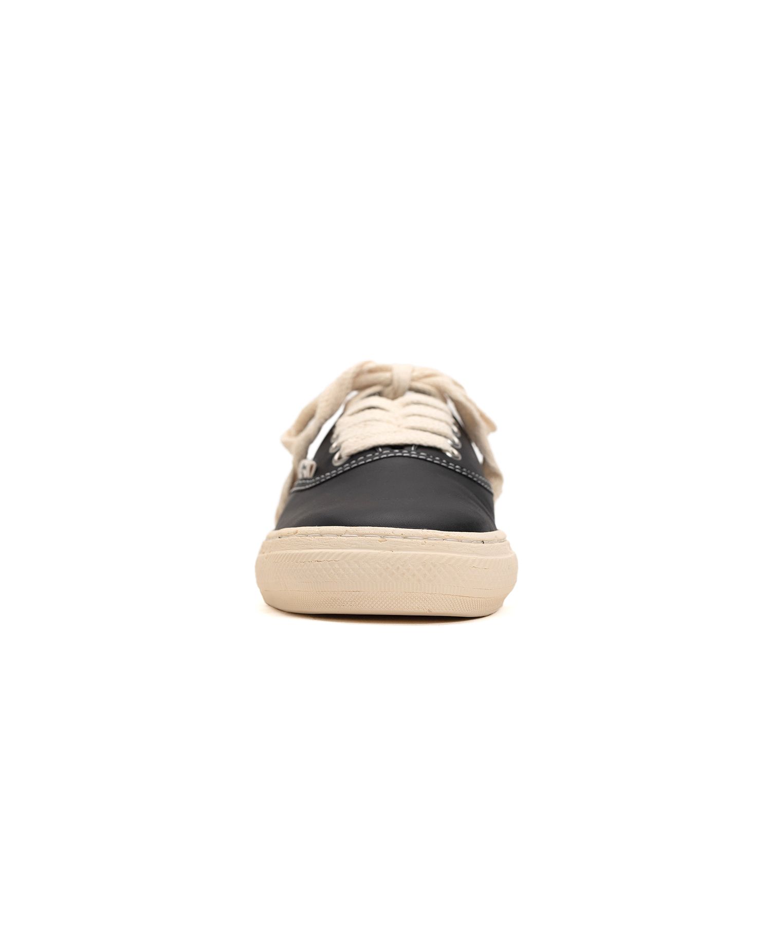 PAST Sole 5 - Hole Leather Low-top Sneaker