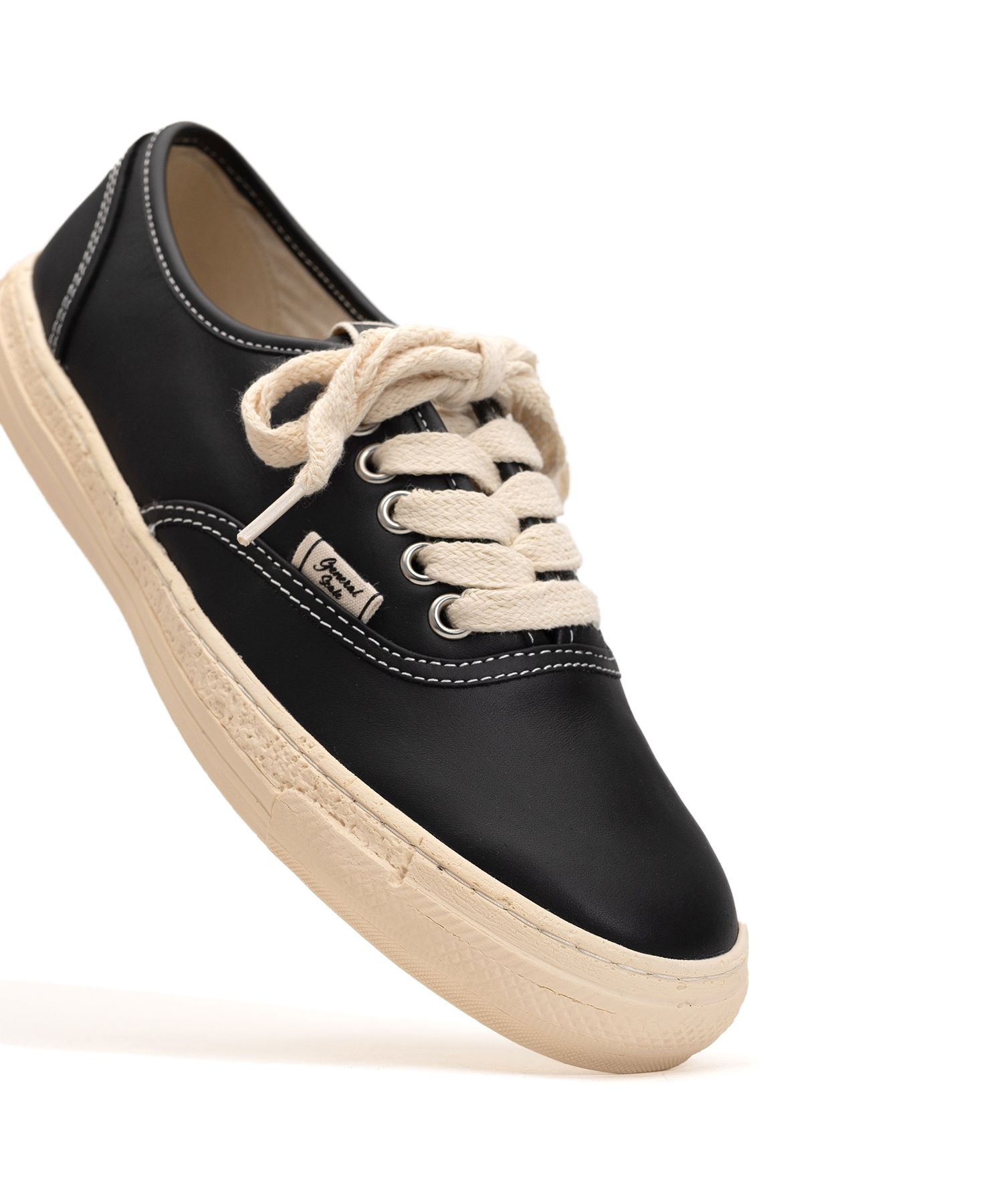 PAST Sole 5 - Hole Leather Low-top Sneaker