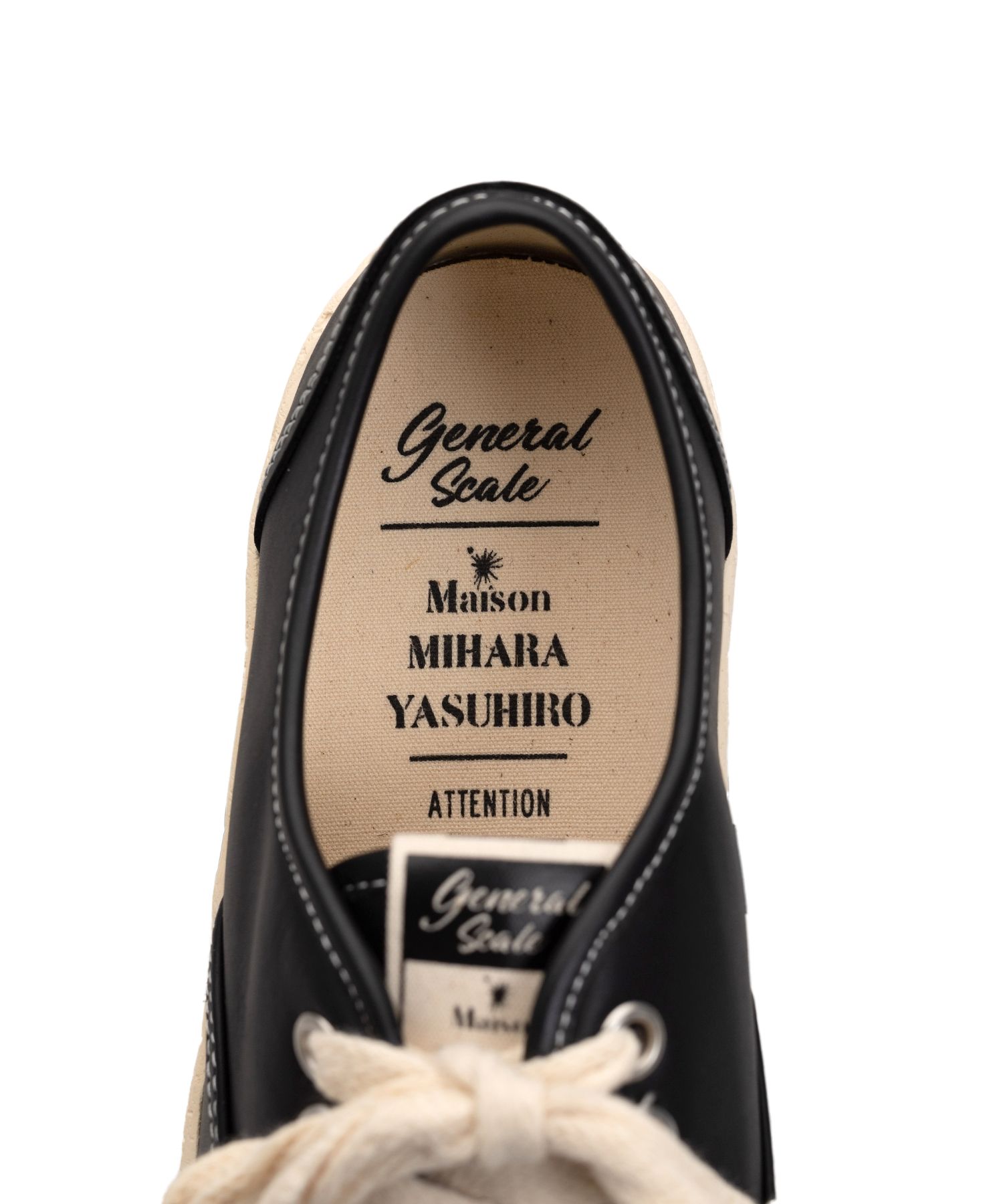 PAST Sole 5 - Hole Leather Low-top Sneaker