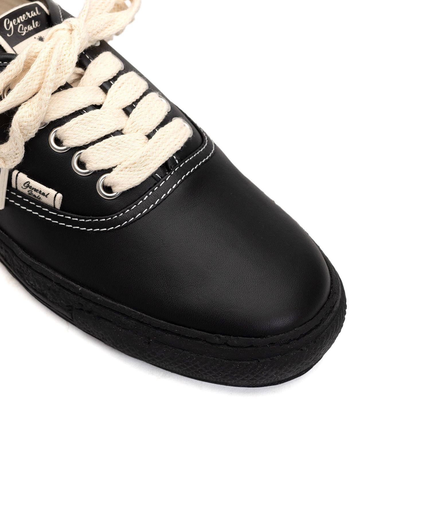 PAST Sole 5 - Hole Leather Low-top Sneaker