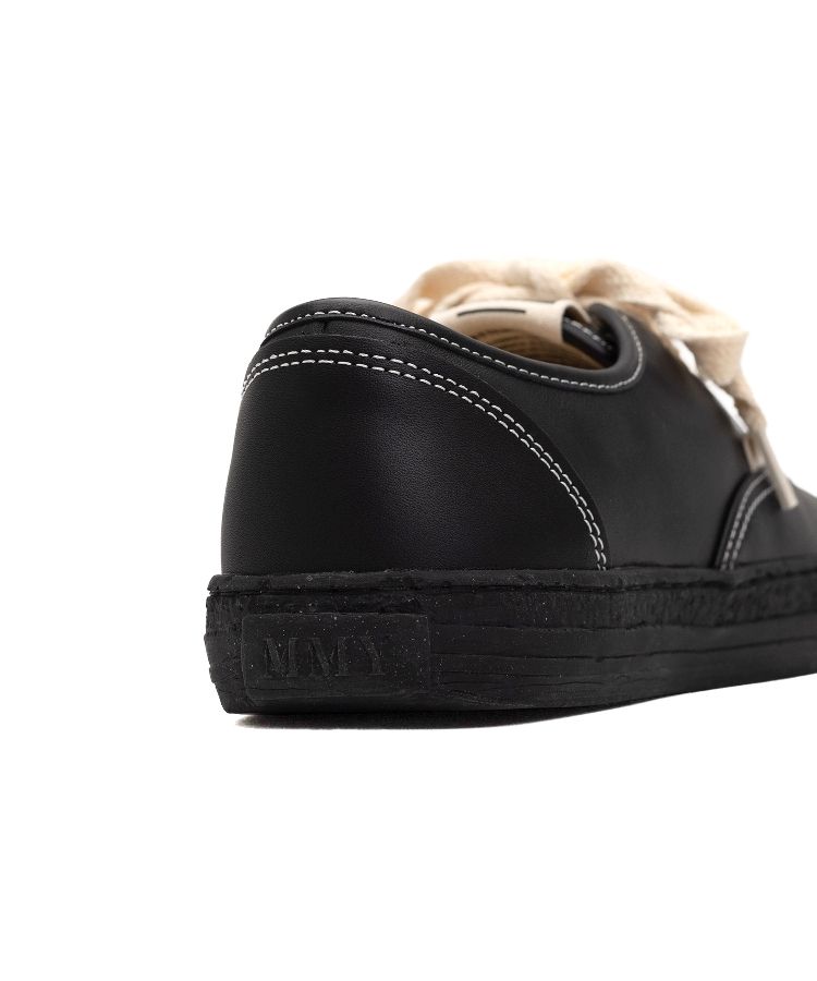 PAST Sole 5 - Hole Leather Low-top Sneaker