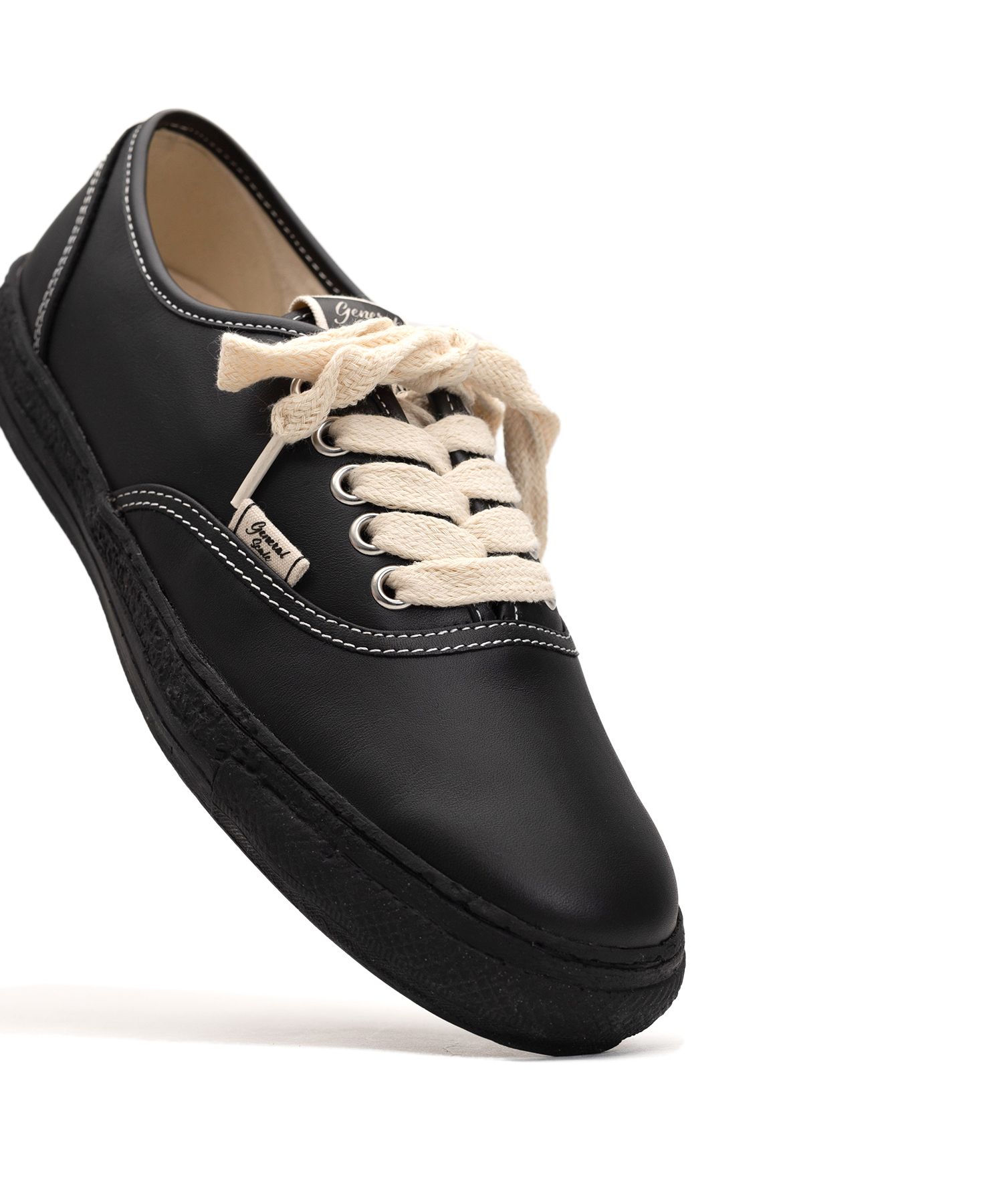 PAST Sole 5 - Hole Leather Low-top Sneaker