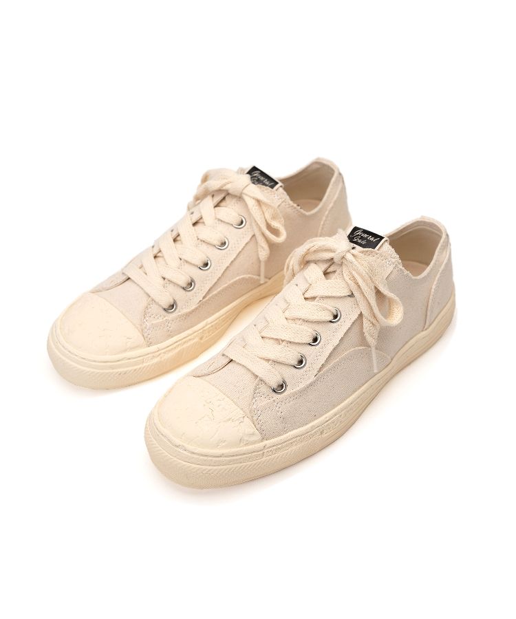 PAST Sole 6 - Hole Canvas Low-top Sneaker
