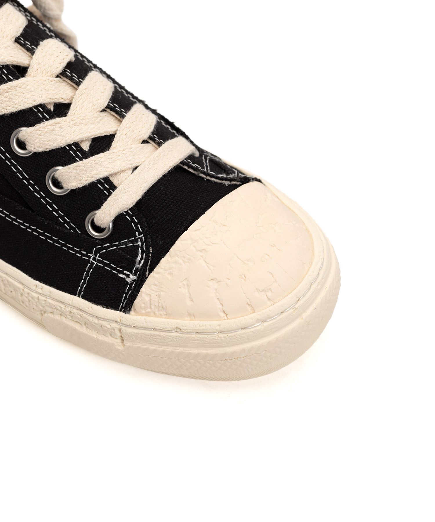 PAST Sole 6 - Hole Canvas Low-top Sneaker
