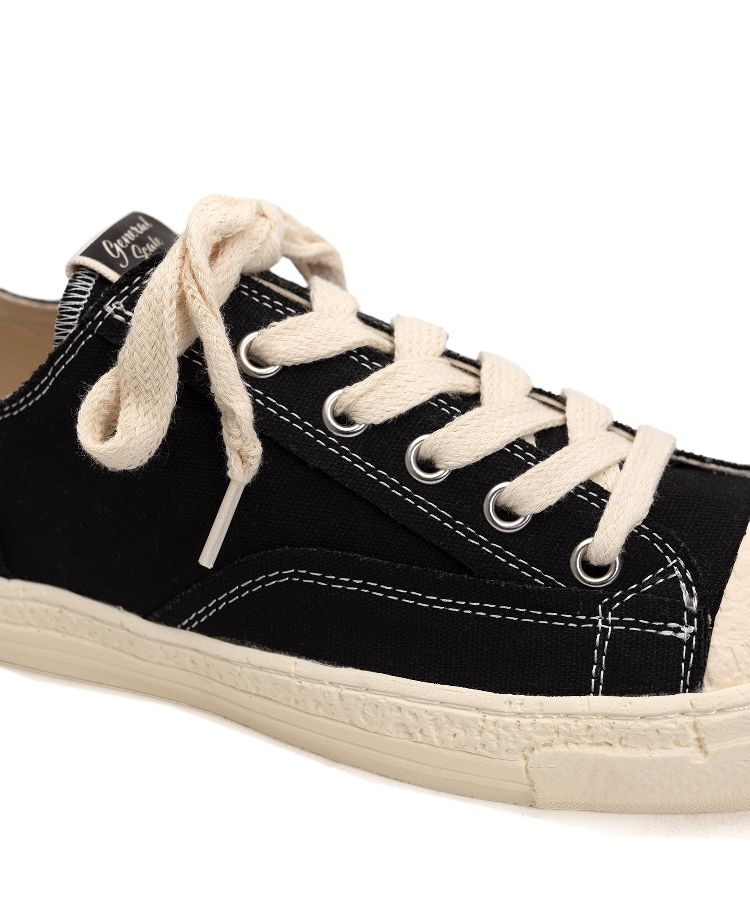 PAST Sole 6 - Hole Canvas Low-top Sneaker