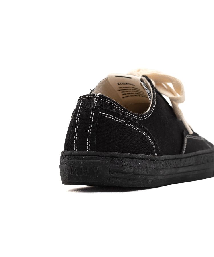 PAST Sole 6 - Hole Canvas Low-top Sneaker