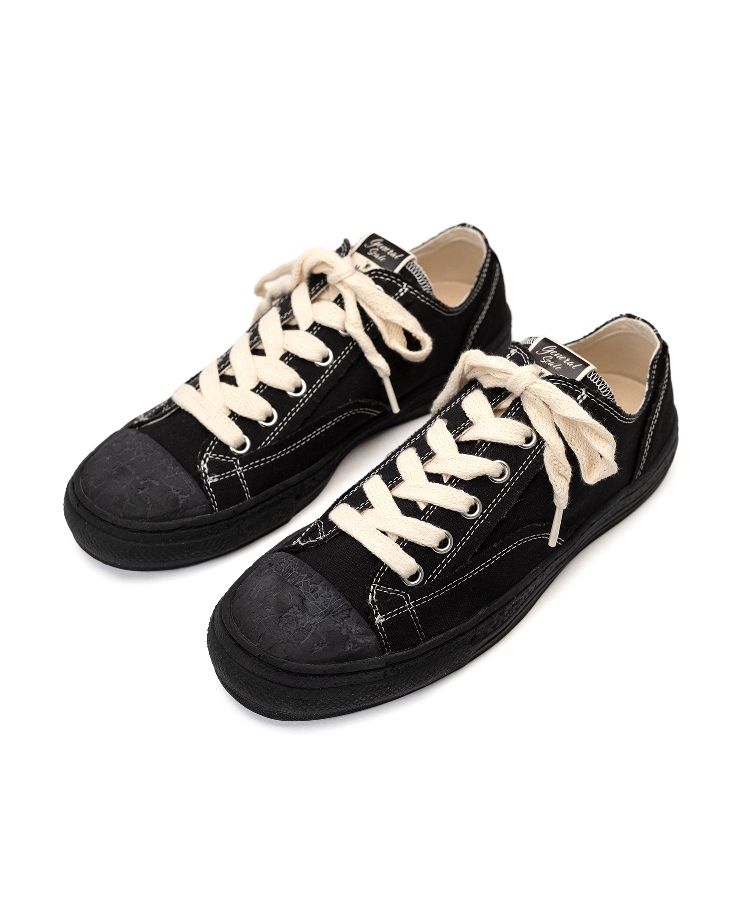 PAST Sole 6 - Hole Canvas Low-top Sneaker