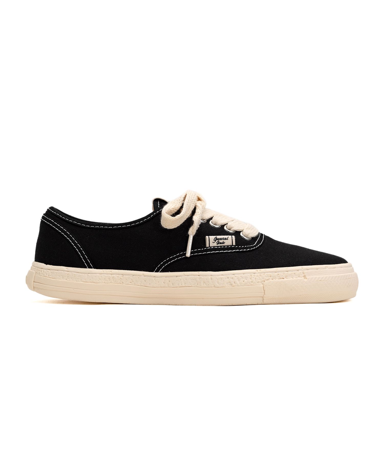 PAST Sole 5 - Hole Canvas Low-top Sneaker