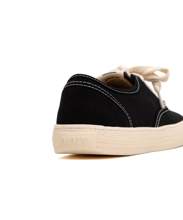 PAST Sole 5 - Hole Canvas Low-top Sneaker
