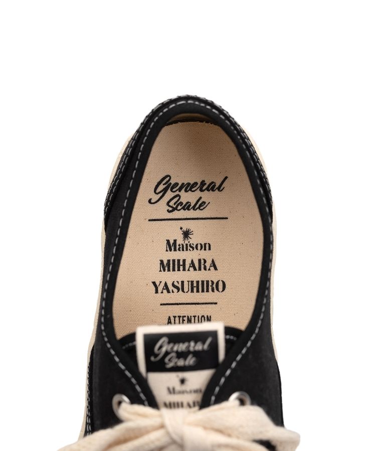 PAST Sole 5 - Hole Canvas Low-top Sneaker