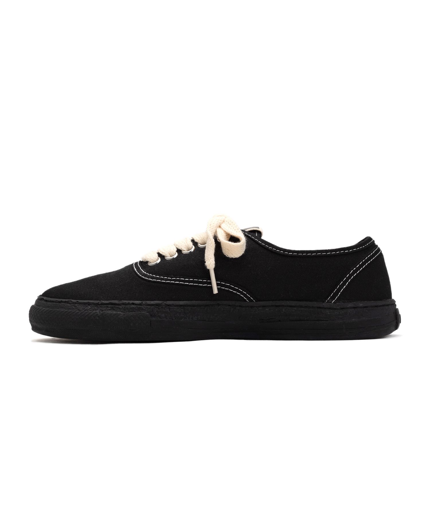 PAST Sole 5 - Hole Canvas Low-top Sneaker