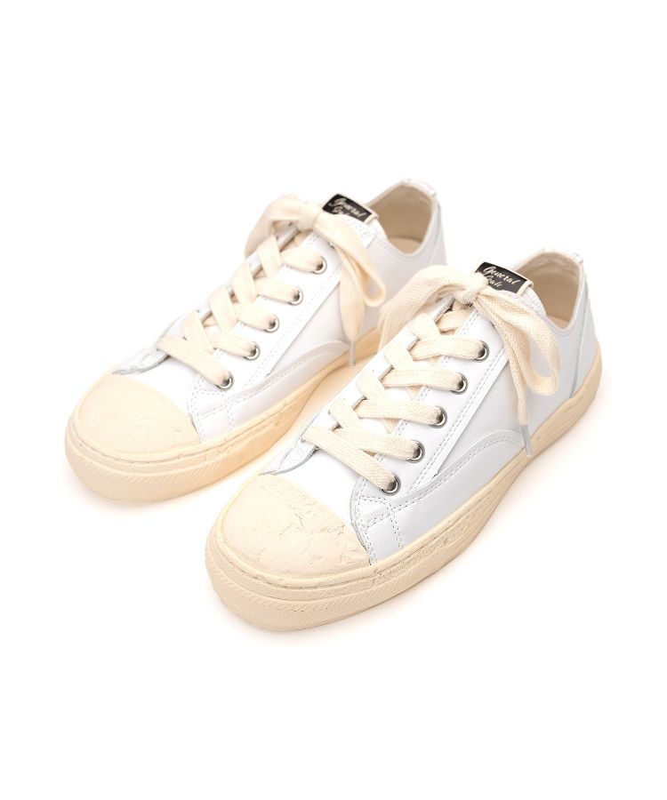 PAST Sole 6 - Hole Synthetic LT Low-top Sneaker