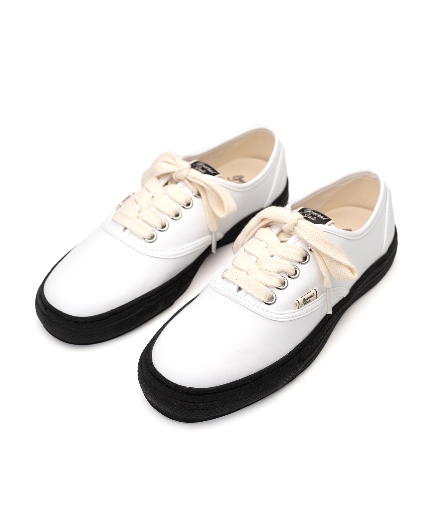 PAST Sole 5 - Hole Synthetic LT Low-top Sneaker
