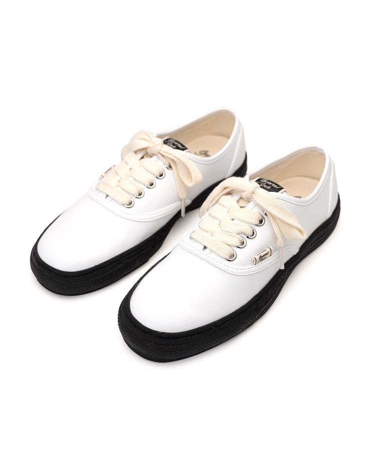 PAST Sole 5 - Hole Synthetic LT Low-top Sneaker