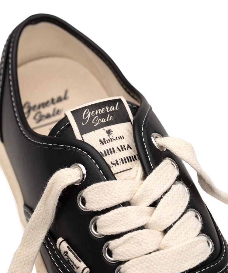 PAST Sole 5 - Hole Synthetic LT Low-top Sneaker